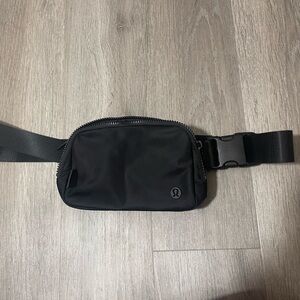 Lululemon everywhere belt bag Black Crossbody Bag